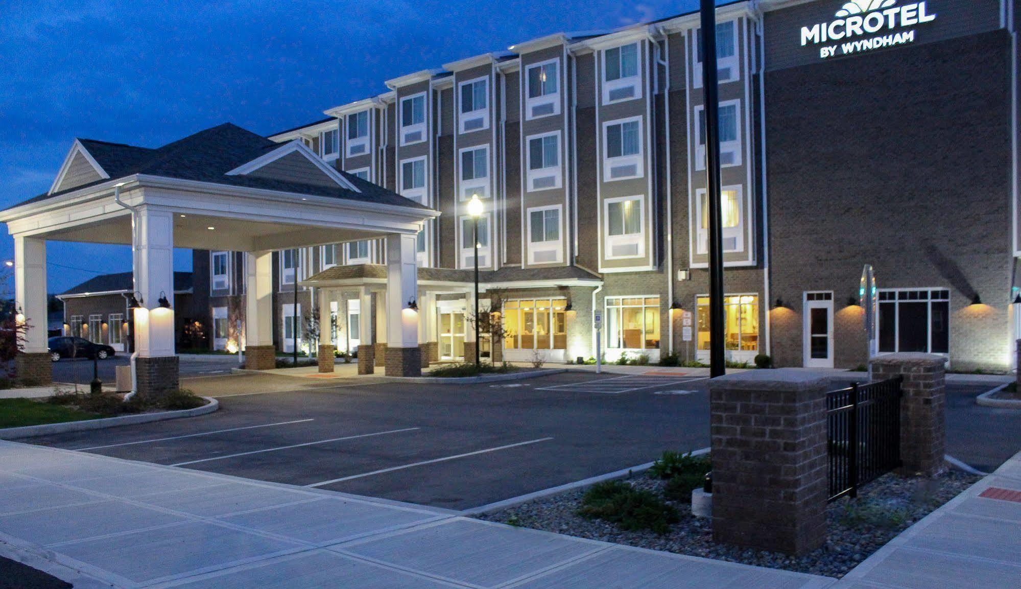 Microtel Inn & Suites By Wyndham - Penn Yan Exterior photo